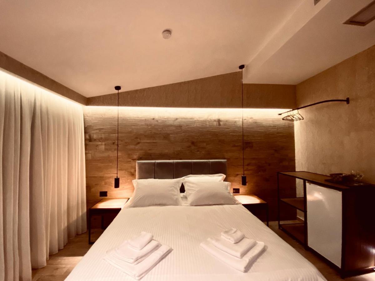 Deluxe Rooms In Blloku Area Tirana Zewnętrze zdjęcie
