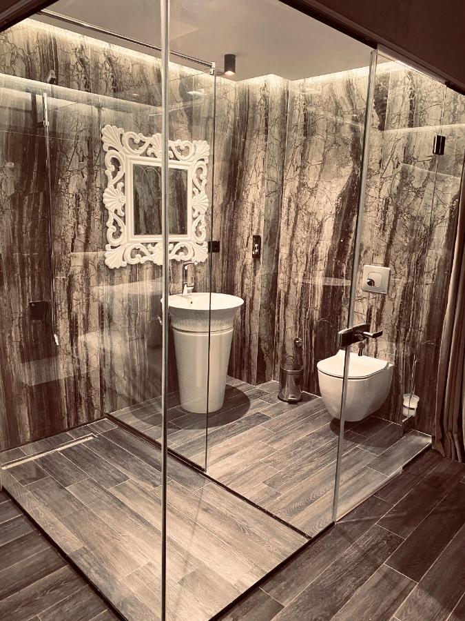 Deluxe Rooms In Blloku Area Tirana Zewnętrze zdjęcie